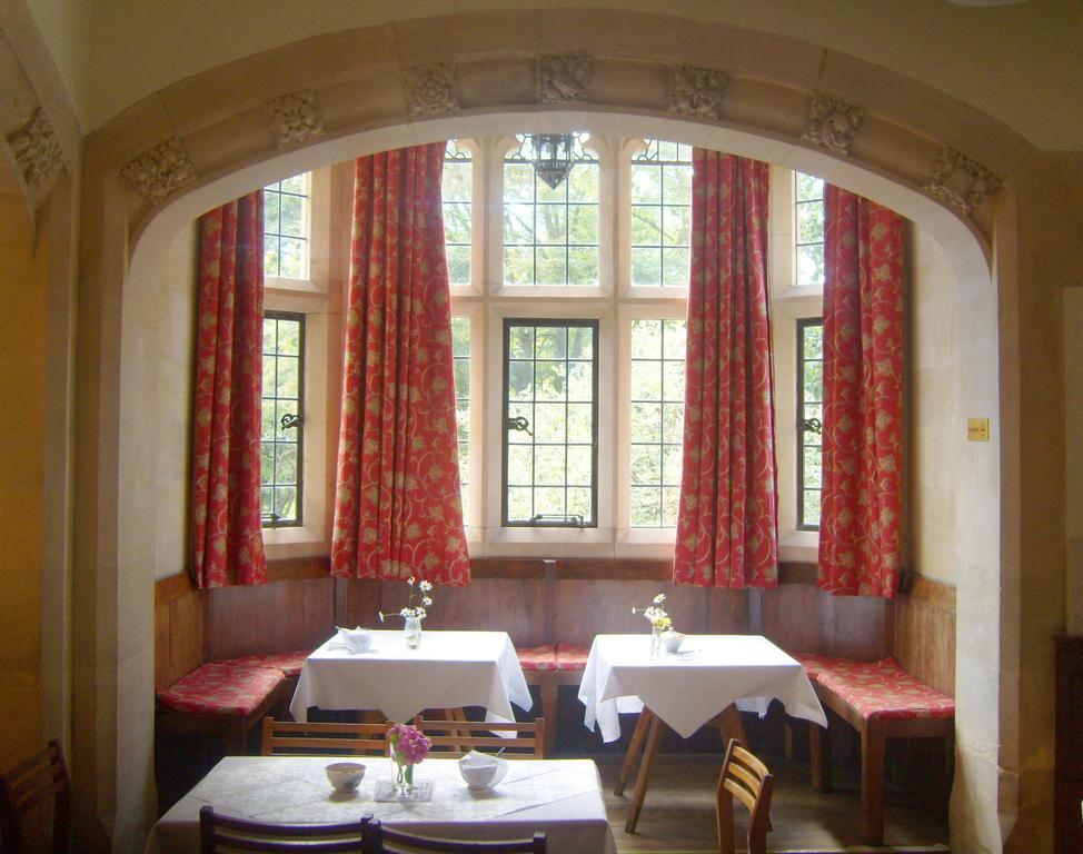 Cleeve House Bed & Breakfast Мелкшам Стая снимка