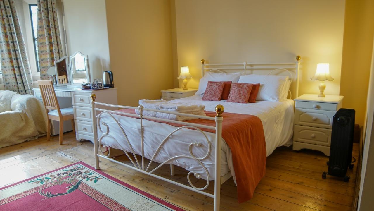 Cleeve House Bed & Breakfast Мелкшам Екстериор снимка