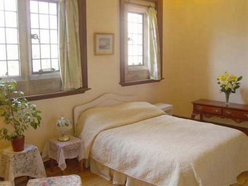 Cleeve House Bed & Breakfast Мелкшам Екстериор снимка
