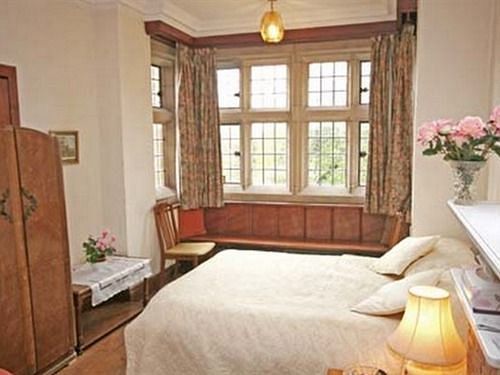Cleeve House Bed & Breakfast Мелкшам Екстериор снимка