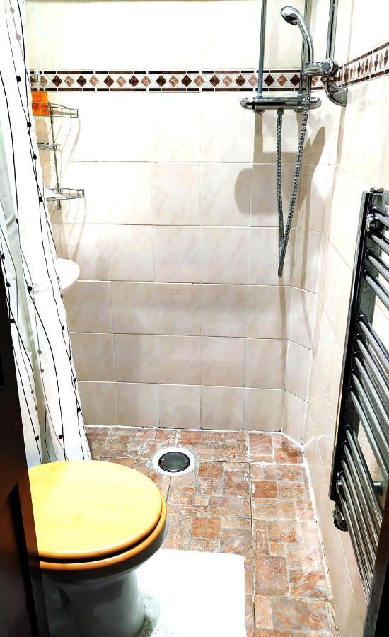 Cleeve House Bed & Breakfast Мелкшам Екстериор снимка