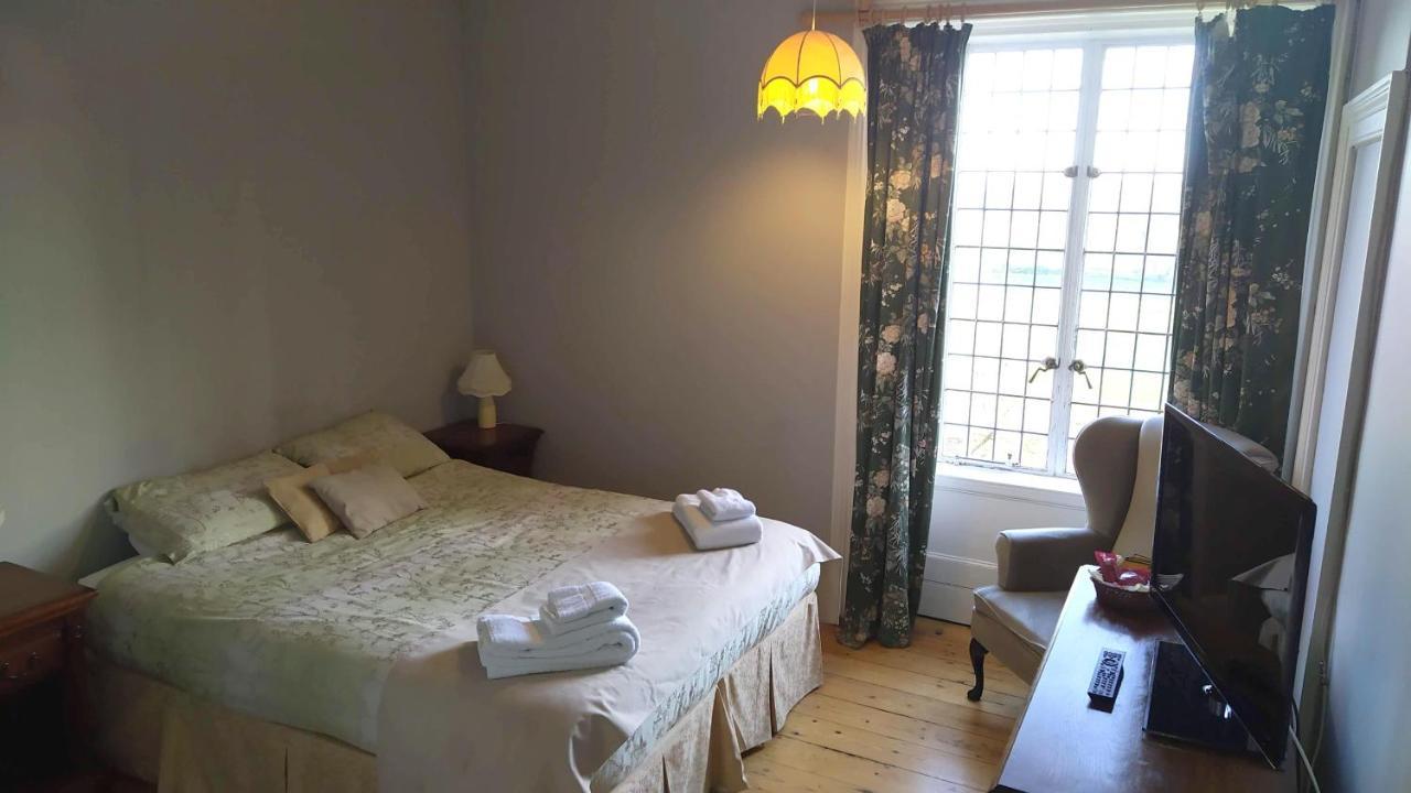 Cleeve House Bed & Breakfast Мелкшам Екстериор снимка